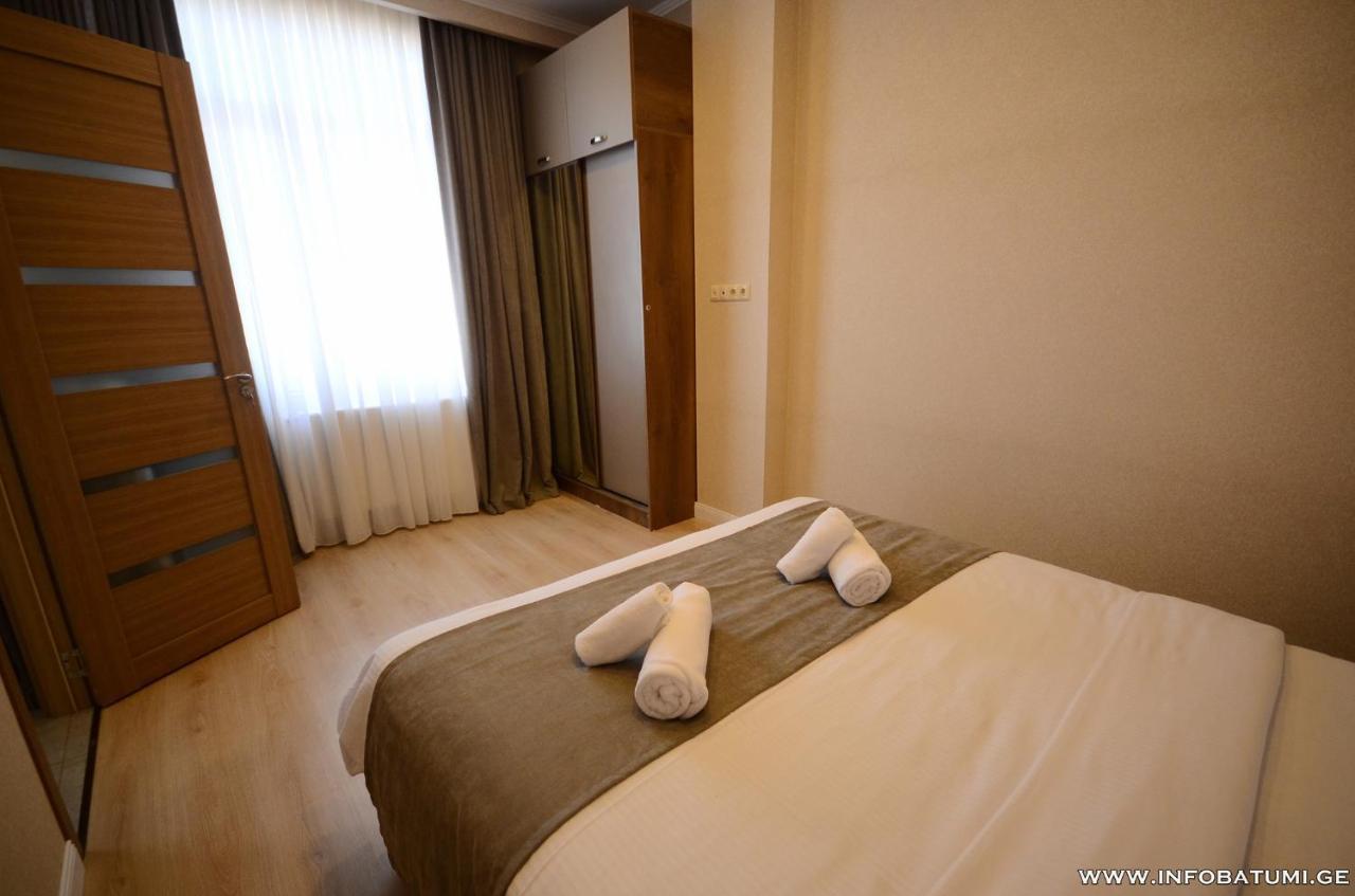 West Apartments Batumi Esterno foto