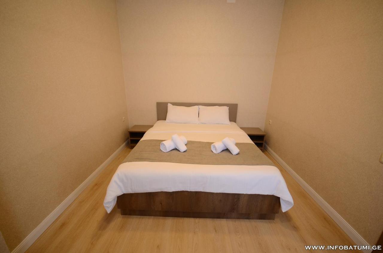 West Apartments Batumi Esterno foto