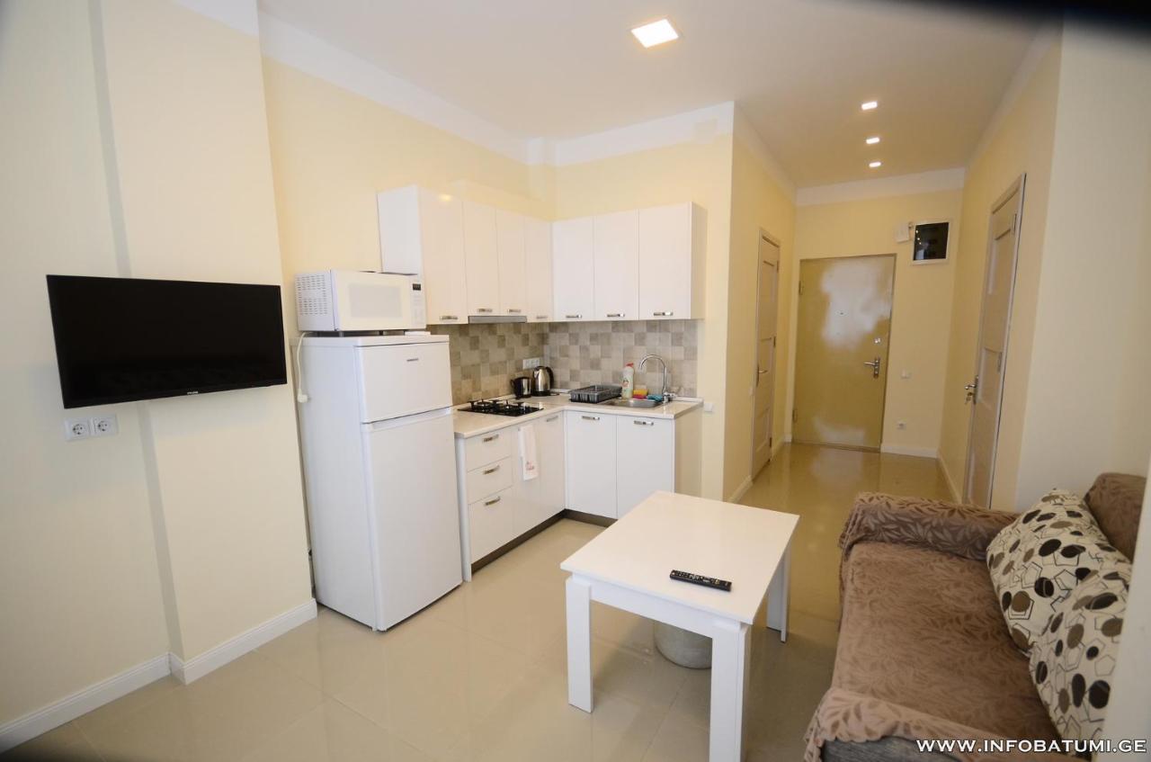 West Apartments Batumi Esterno foto