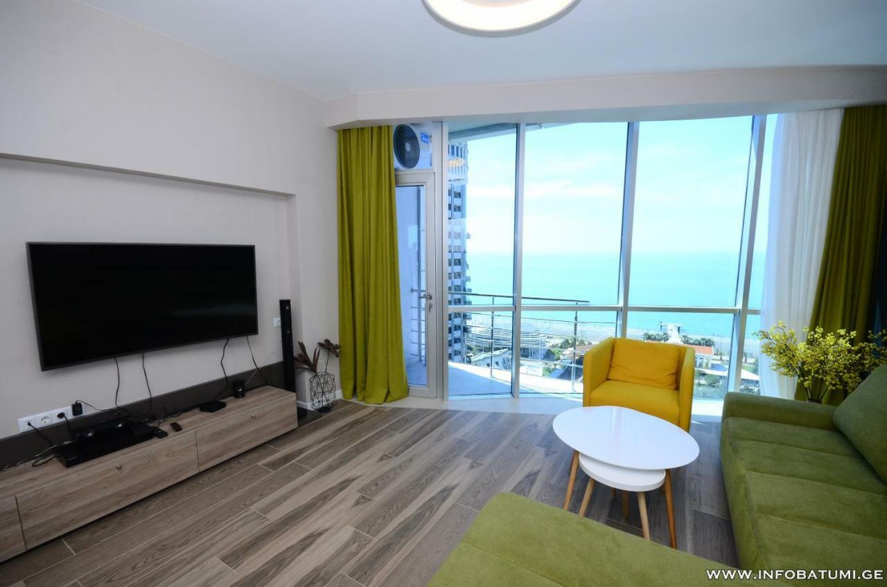 West Apartments Batumi Esterno foto