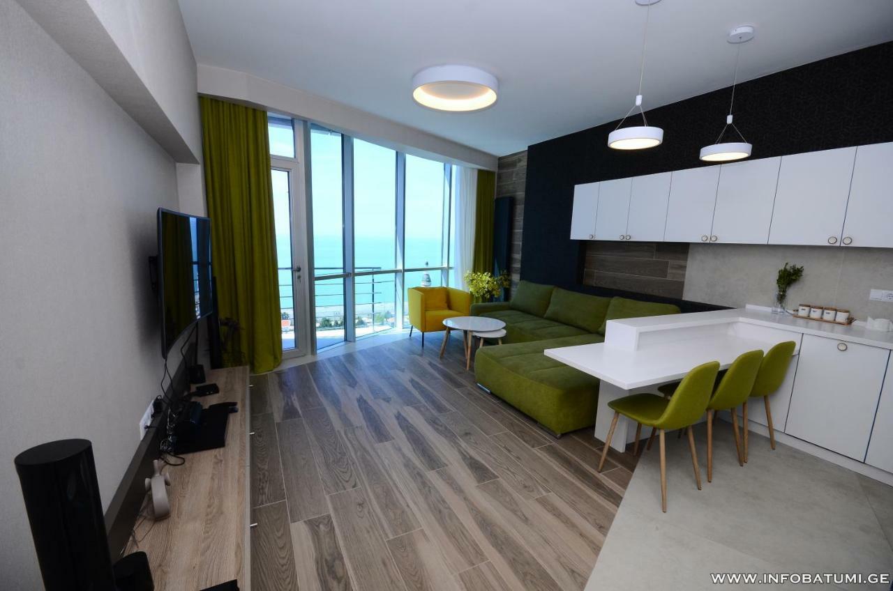 West Apartments Batumi Esterno foto