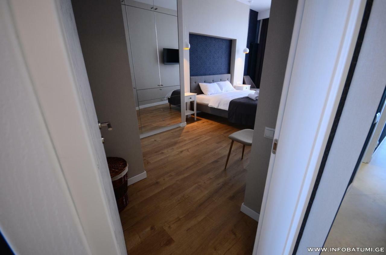 West Apartments Batumi Esterno foto